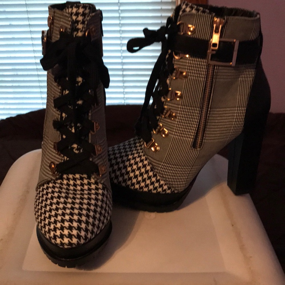 Size 7, never worn